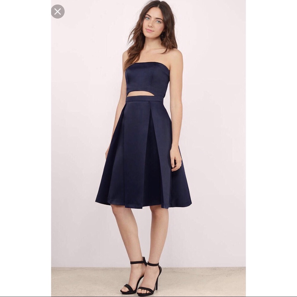 💐SALE! Navy Blue Strapless Cutout Skater Dress!